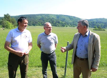 OTVORITEV IN PREDAJA ČEBELJNJAKA 02 FOTO LJUBO VUKELIČ